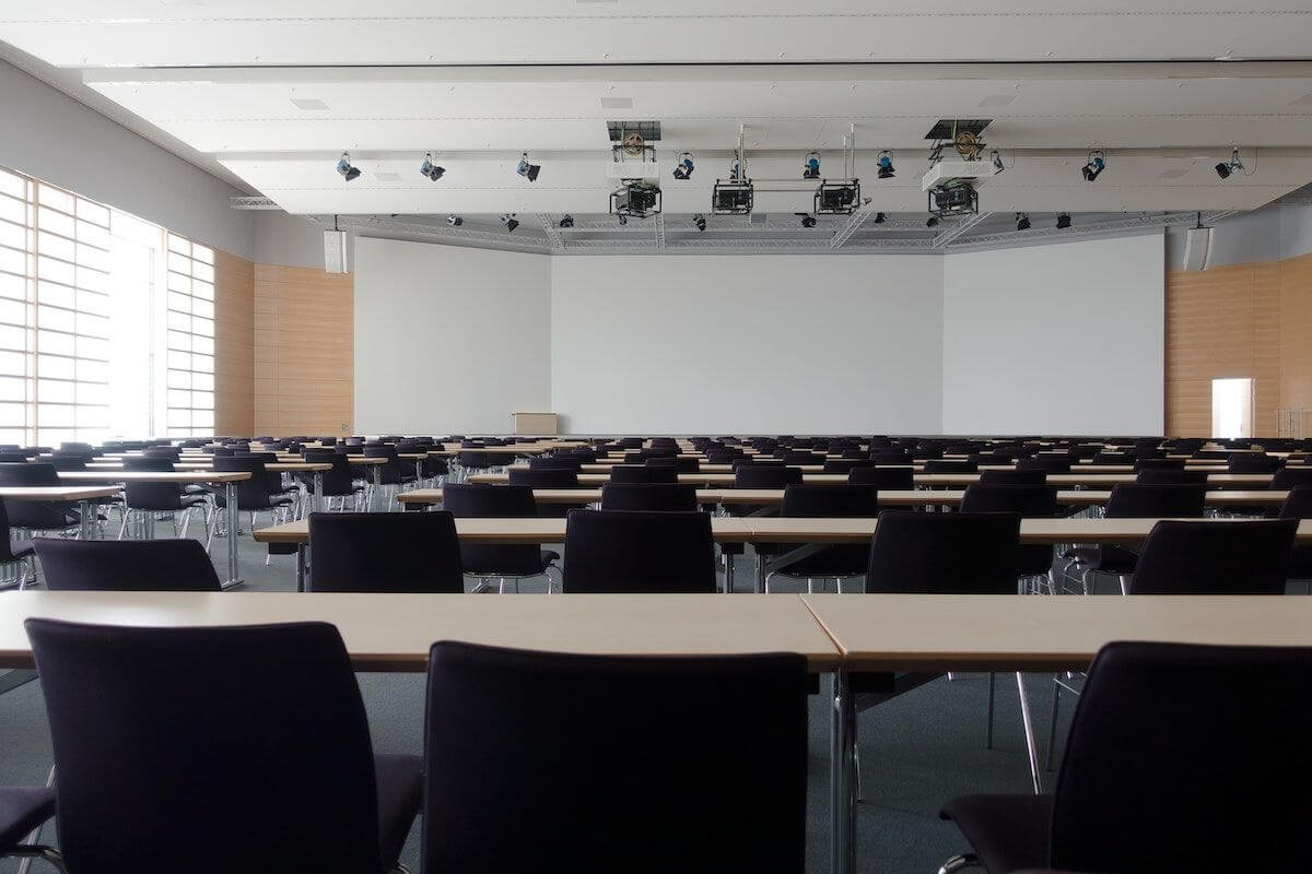 Sala de conferinta model in stil teatru